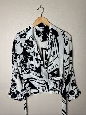 Renfrew 100% Silk Black and White Flower Print Wrap Blazer